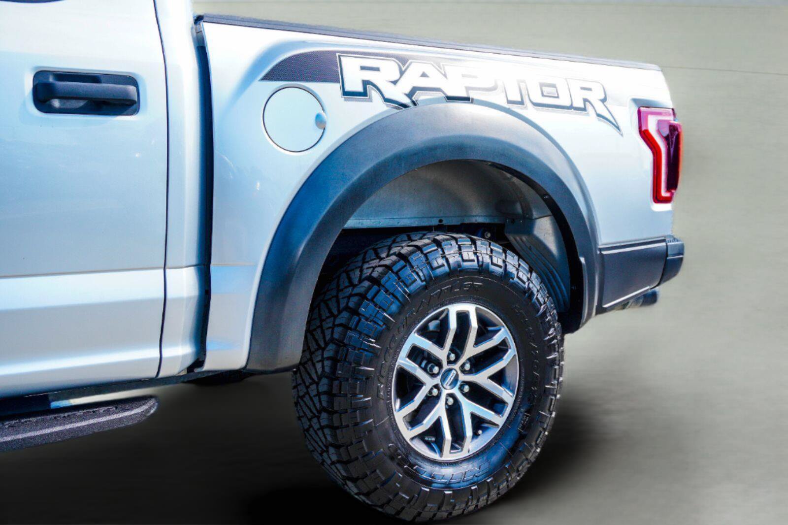 Used 2018 Ford F150 Raptor AWD/4WD image 7