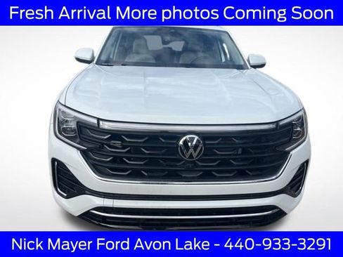 Used 2025 Volkswagen Atlas SEL Premium R-Line image 11