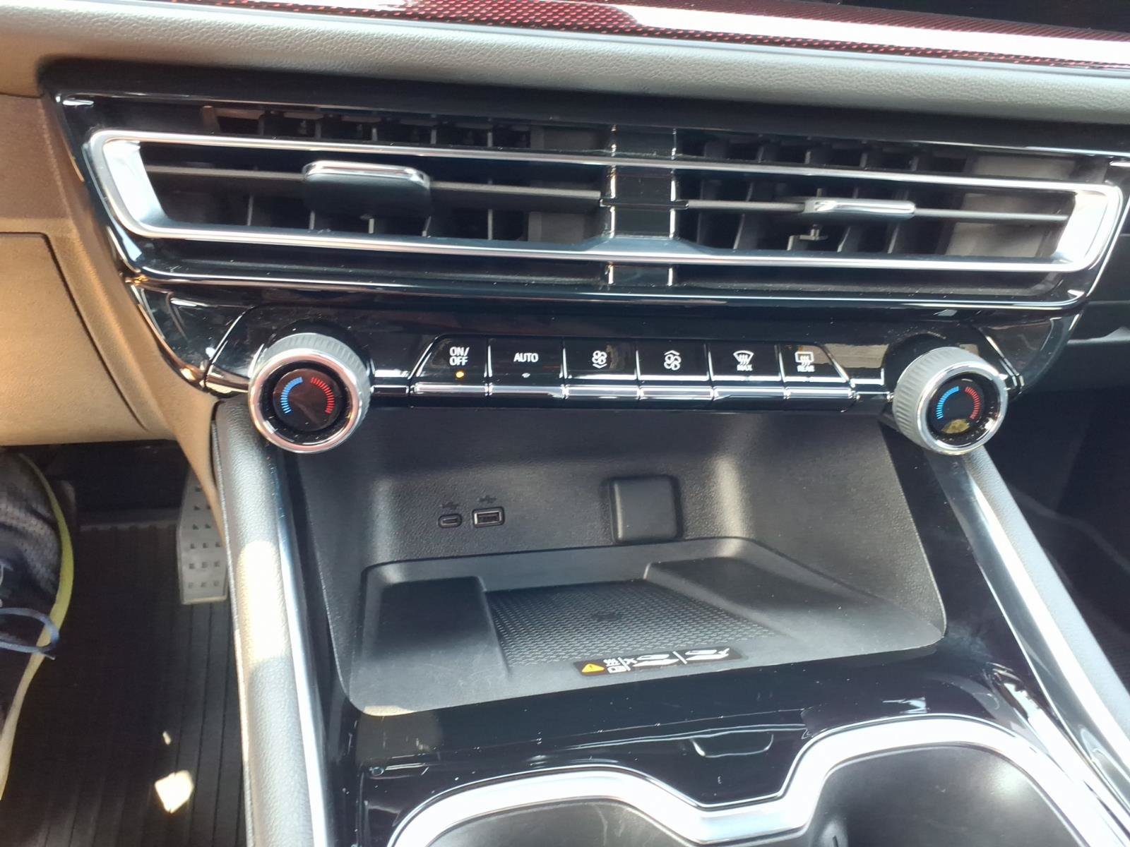 Used 2025 Chevrolet Traverse RS w/ LPO, Floor Liner Package AWD/4WD image 23