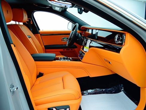 Used 2025 Rolls-Royce Ghost AWD/4WD image 35