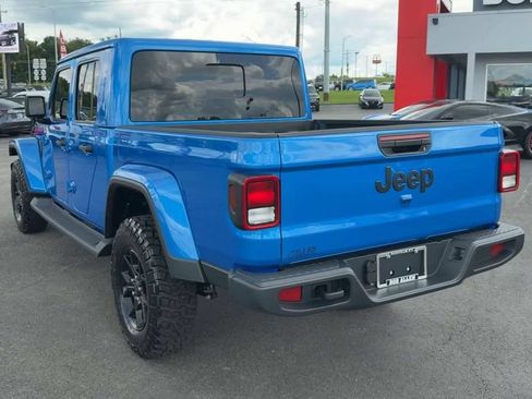 Used 2025 Jeep Gladiator Sport AWD/4WD image 5