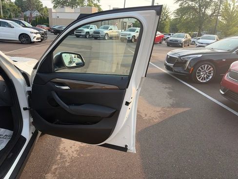 Used 2014 BMW X1 sDrive28i RWD image 17