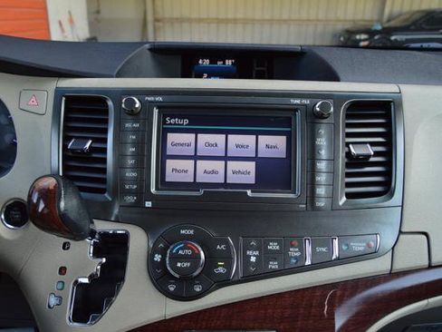 Used 2011 Toyota Sienna XLE w/ XLE Navigation Pkg FWD image 24