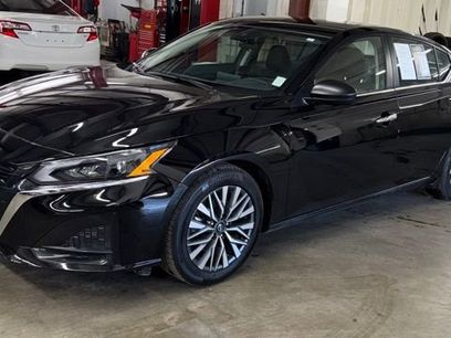 Used 2025 Nissan Altima 2.5 SV