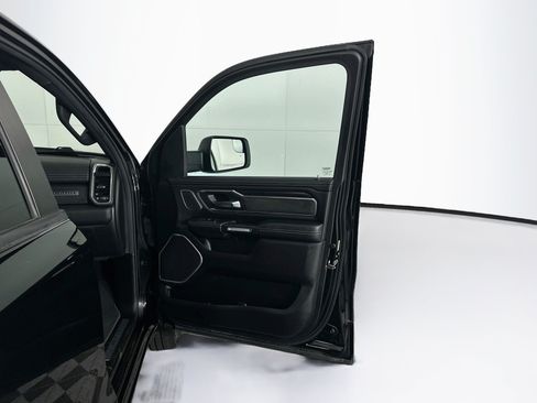 Used 2022 RAM 1500 Laramie AWD/4WD image 34