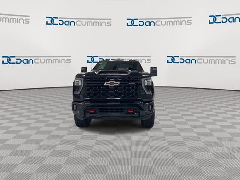 Used 2025 Chevrolet Silverado 2500 ZR2 w/ Technology Package AWD/4WD image 3
