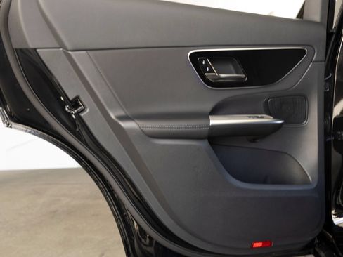 Used 2026 Mercedes-Benz GLC 300 4MATIC image 18