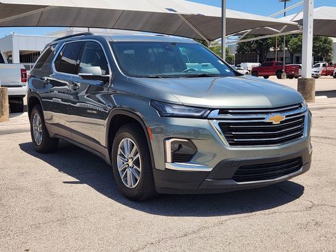 Used 2023 Chevrolet Traverse LT AWD/4WD image 3
