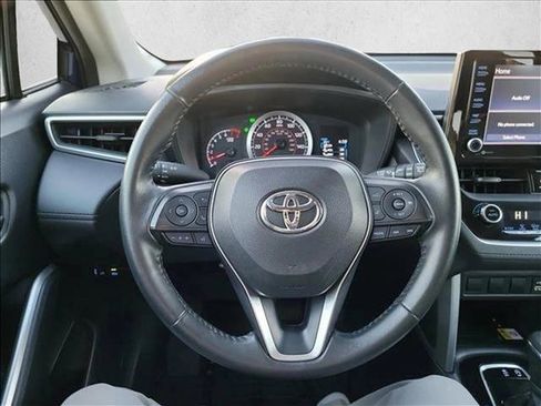 Used 2022 Toyota Corolla Cross LE AWD/4WD image 9