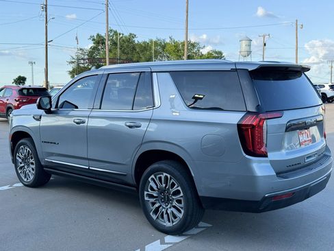 Used 2024 GMC Yukon Denali Ultimate AWD/4WD image 5