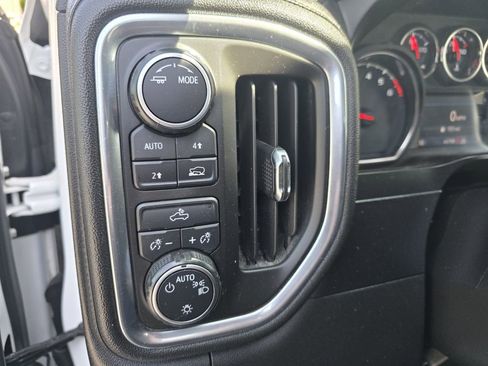 Used 2020 Chevrolet Silverado 1500 LT AWD/4WD image 19