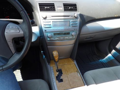 Used 2007 Toyota Camry XLE FWD image 12