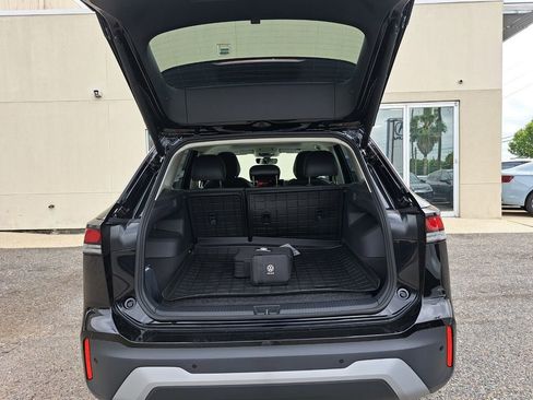 New 2026 Volkswagen Tiguan SE FWD image 18