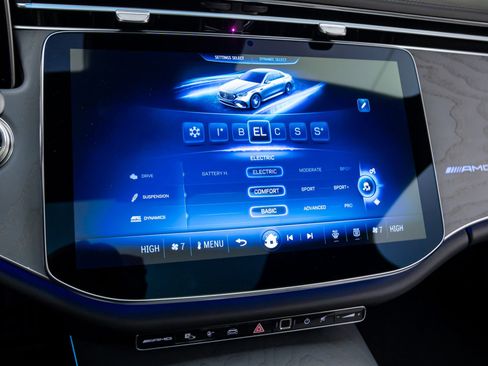 New 2026 Mercedes-Benz E 53 AMG e 4MATIC Sedan image 32