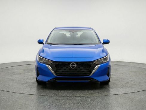 Used 2025 Nissan Sentra SV image 2