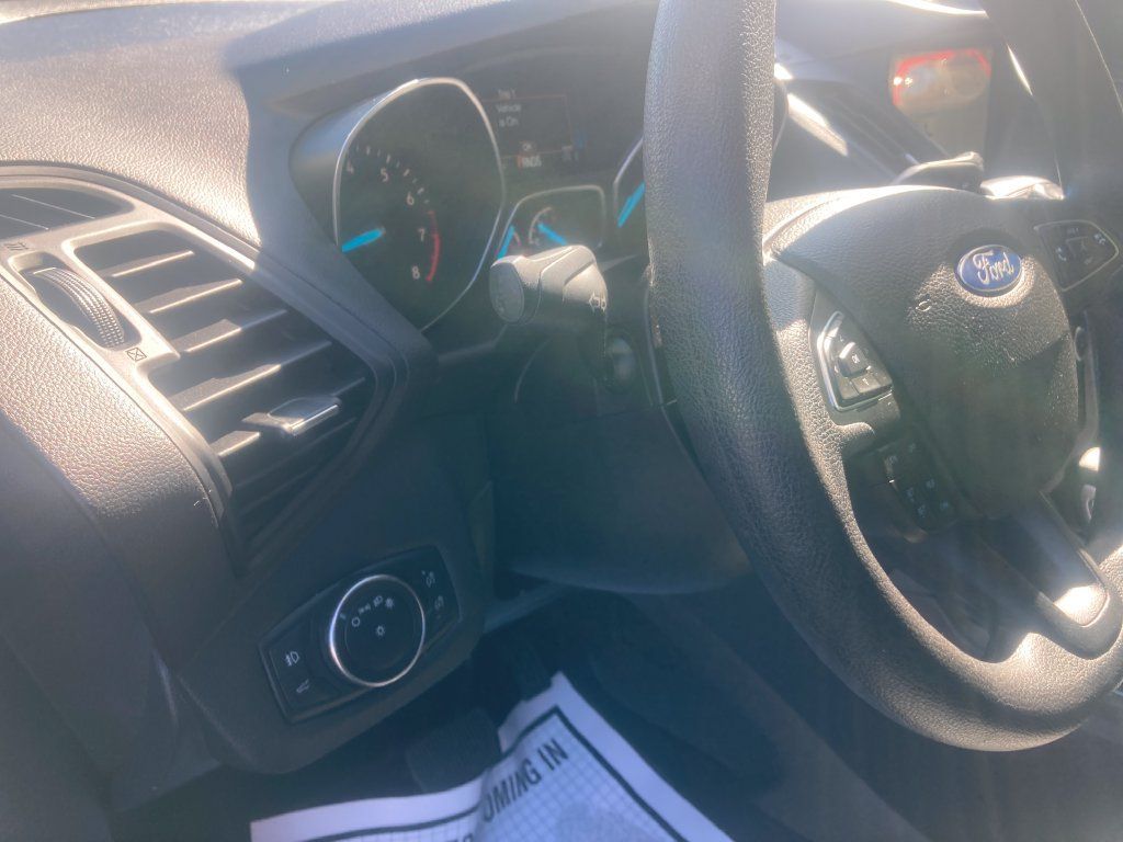 Used 2018 Ford Escape SE w/ SE Sync 3 Package AWD/4WD image 17