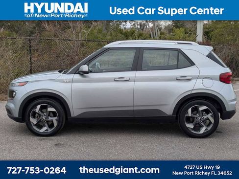 Certified 2023 Hyundai Venue SEL image 2