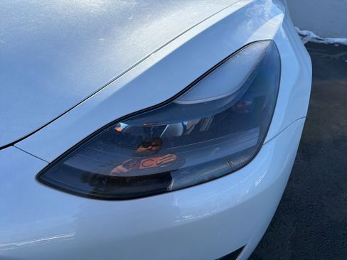 Used 2023 Tesla Model 3 Standard Range image 9