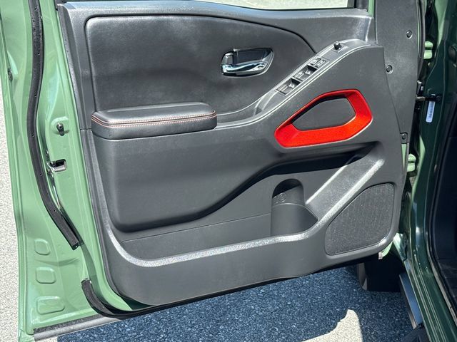 Used 2025 Nissan Frontier Pro-X RWD image 10