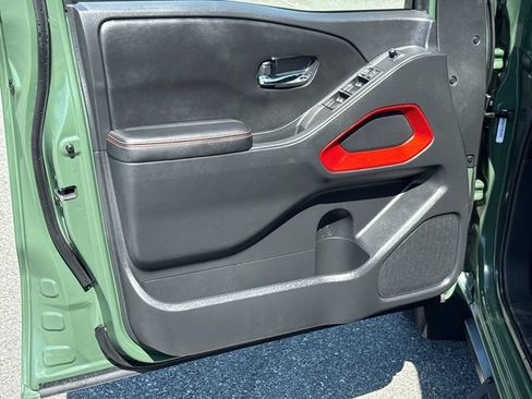 Used 2025 Nissan Frontier Pro-X RWD image 10
