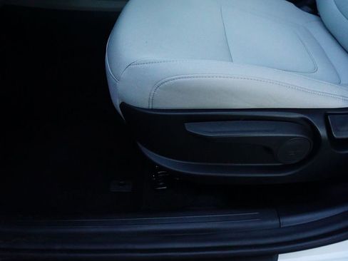 New 2026 Hyundai Tucson SE image 19