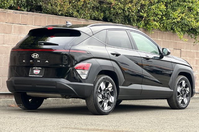 Used 2025 Hyundai Kona SEL FWD image 5