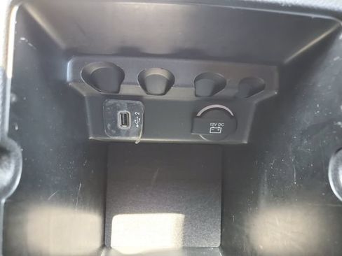 Used 2019 Jeep Cherokee Trailhawk AWD/4WD image 34