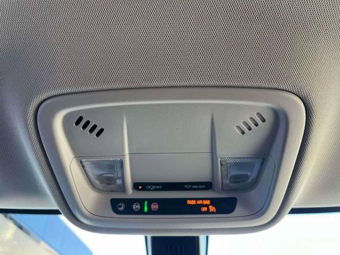 Used 2020 Chevrolet Traverse LS image 32