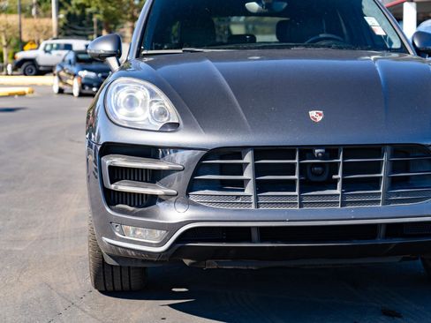 Used 2018 Porsche Macan Turbo AWD/4WD image 6