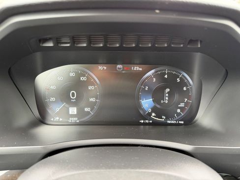 Used 2018 Volvo XC90 T6 Momentum w/ Convenience Package image 21