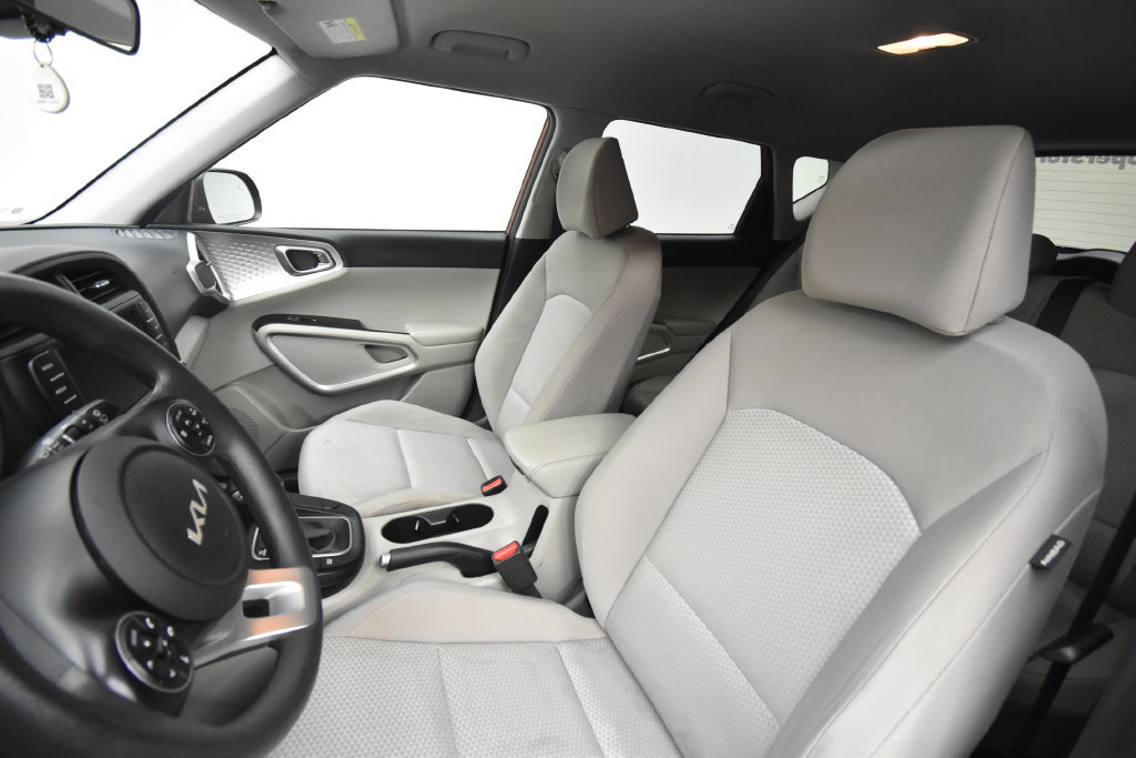 Used 2022 Kia Soul LX w/ Technology Package FWD image 13