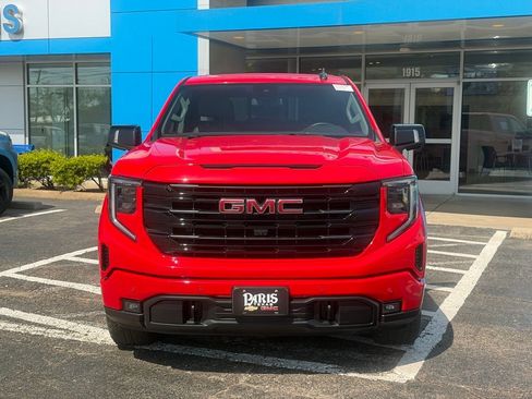 Used 2024 GMC Sierra 1500 Elevation w/ Elevation Premium Package AWD/4WD image 2
