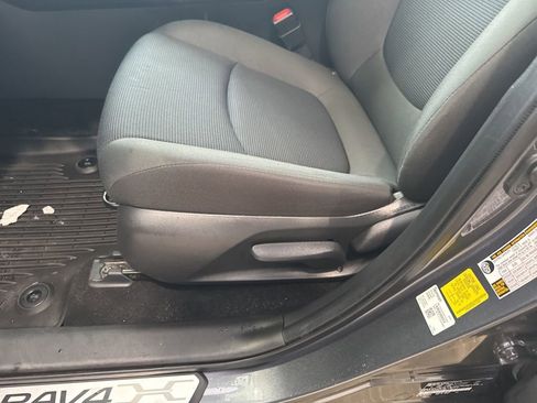 Used 2023 Toyota RAV4 LE image 18