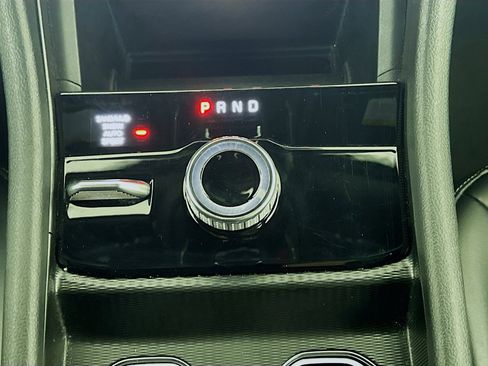 Used 2024 Jeep Grand Cherokee Limited image 25