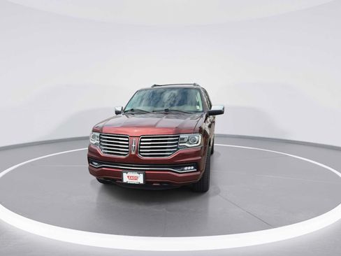 Used 2015 Lincoln Navigator 4WD image 3