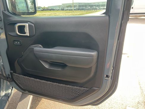 Used 2024 Jeep Wrangler Willys image 57