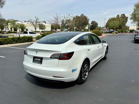 Used 2020 Tesla Model 3 Standard Range Plus image 8