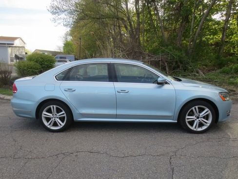 Used 2013 Volkswagen Passat 3.6 SEL Premium FWD image 11