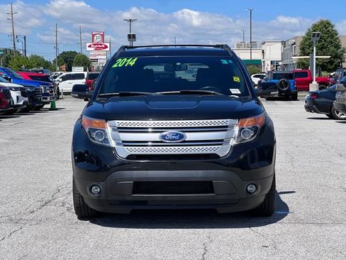 Used 2014 Ford Explorer XLT w/ Equipment Group 202A AWD/4WD image 2