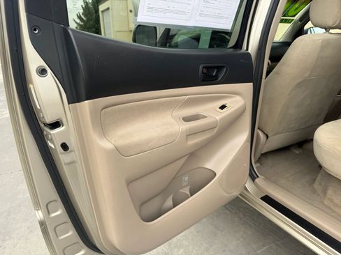 Used 2006 Toyota Tacoma PreRunner RWD image 10