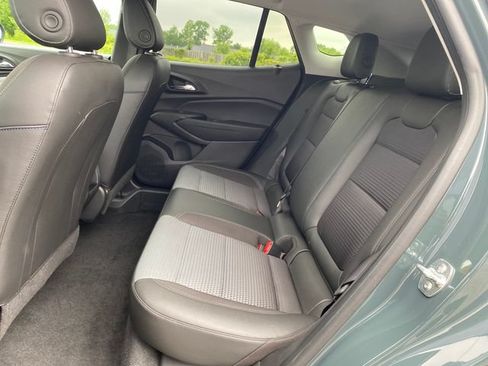 Certified 2025 Chevrolet Trax LT FWD image 19