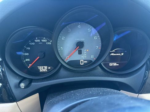 Used 2017 Porsche Macan S image 9