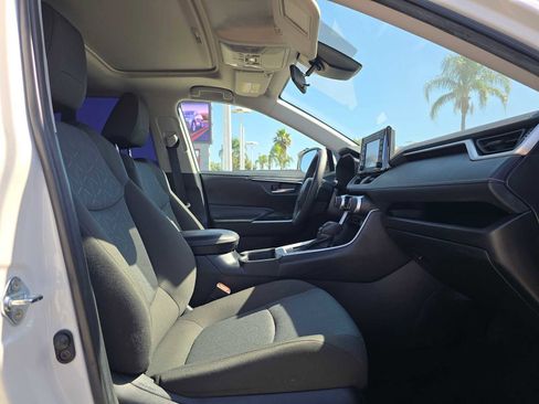 Certified 2021 Toyota RAV4 XLE w/ Convenience Package FWD image 10