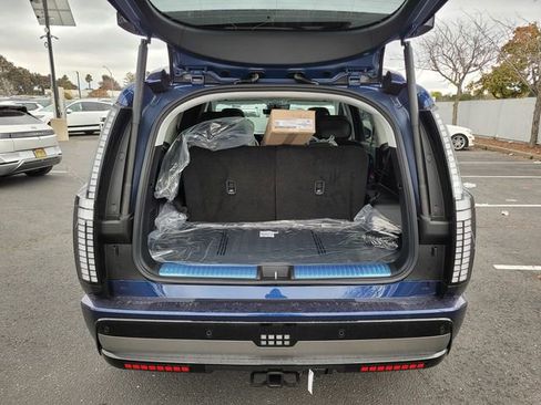 New 2026 Hyundai Ioniq 9 Calligraphy image 17