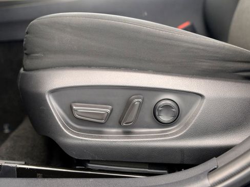 Used 2022 Toyota Camry LE AWD/4WD image 16