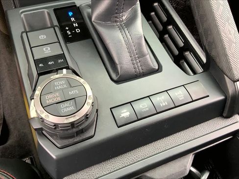 Used 2025 Toyota Tacoma TRD Pro image 34