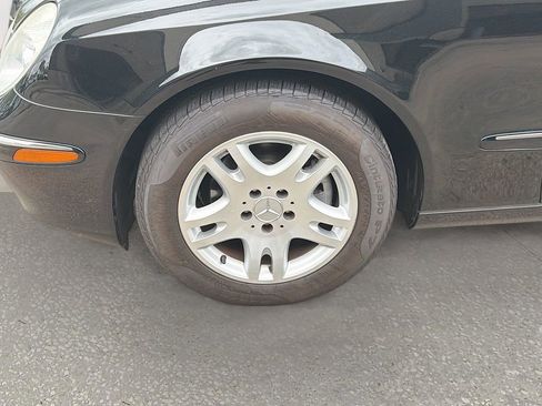 Used 2005 Mercedes-Benz E 320 Sedan image 36