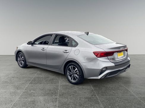 Used 2024 Kia Forte LXS FWD image 3