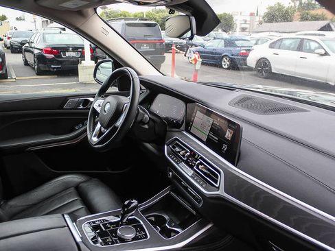 Used 2022 BMW X7 xDrive40i w/ Premium Package AWD/4WD image 15