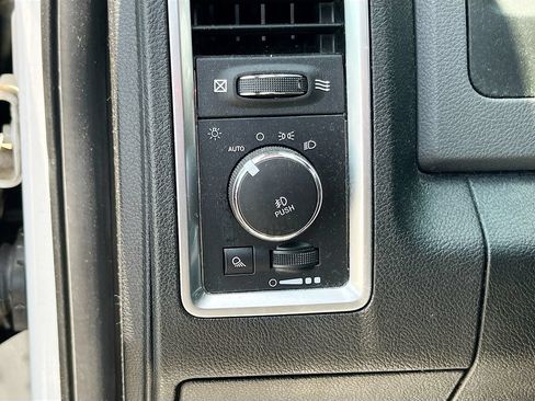 Used 2018 RAM 1500 Big Horn RWD image 10